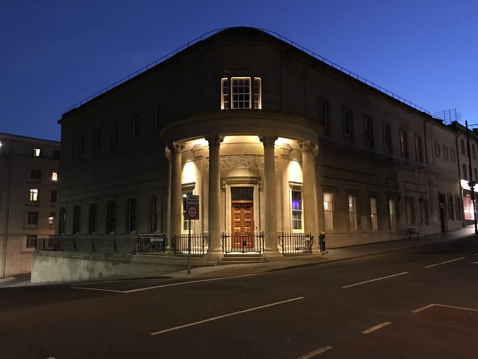 Striking Portico Lighting Upgrade at Freemasons’ Hall